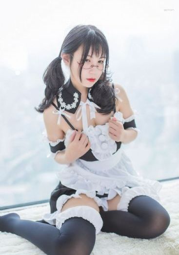 美女扒开尿口让男人操