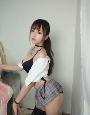 女大学生的沙龙室3
