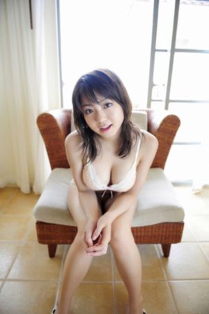 扒开少妇洁白大腿挺进公交车