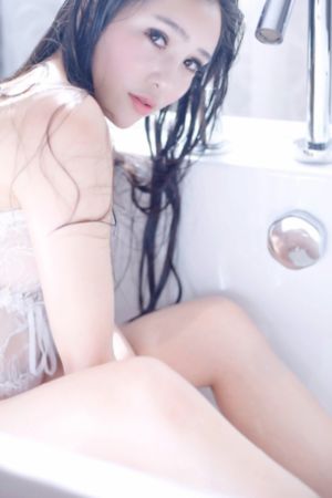 瞧着一家子