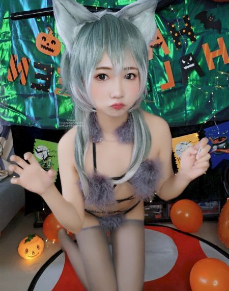 翁莹情乱办公室激情