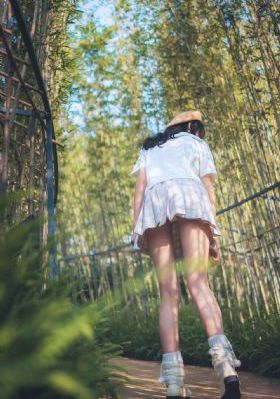 房间里的日本女人